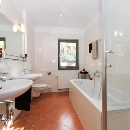 Brise Jasmin App 08 Херингсдорф